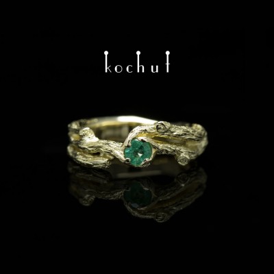 Ring «Twig». Yellow gold, emerald