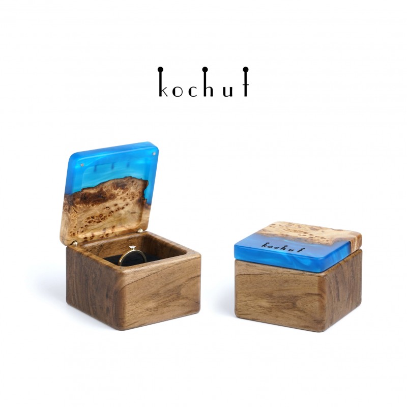 Jewelry box «Quadrum». Walnut, olive, blue epoxy resin