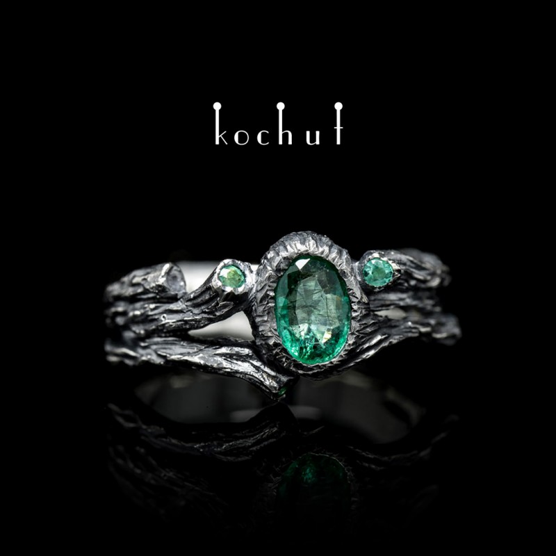 Ring "Sweet fruit". Silver, emerald, oxidized