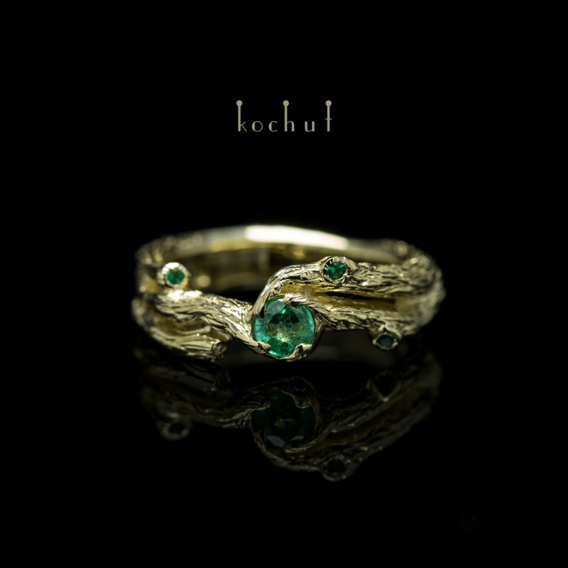 Engagement ring "Twig". Yellow gold, emeralds