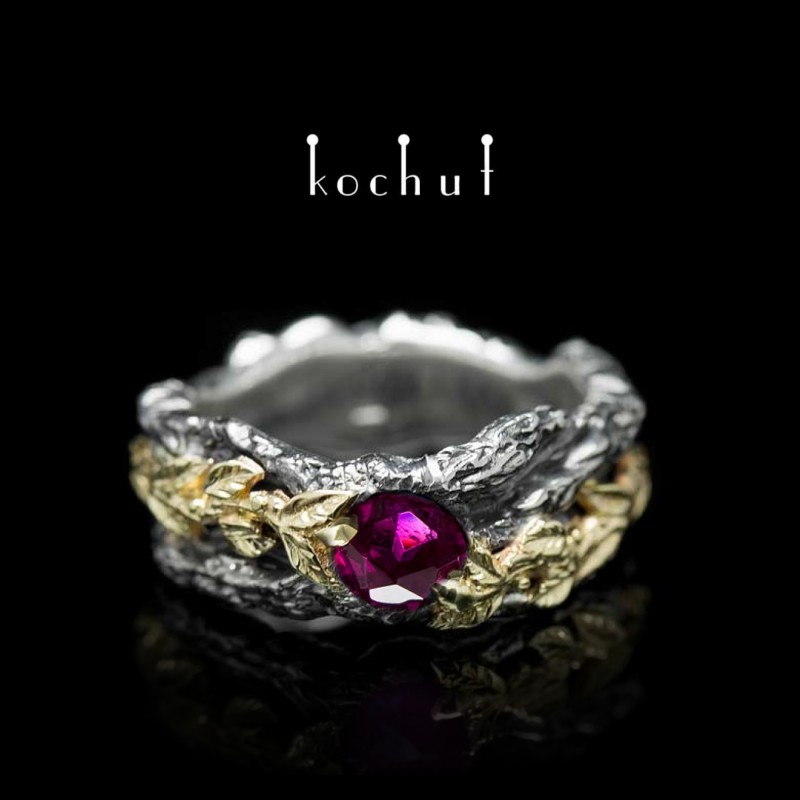 Ring «The Power of Life». Silver, yellow gold, garnet, oxidized