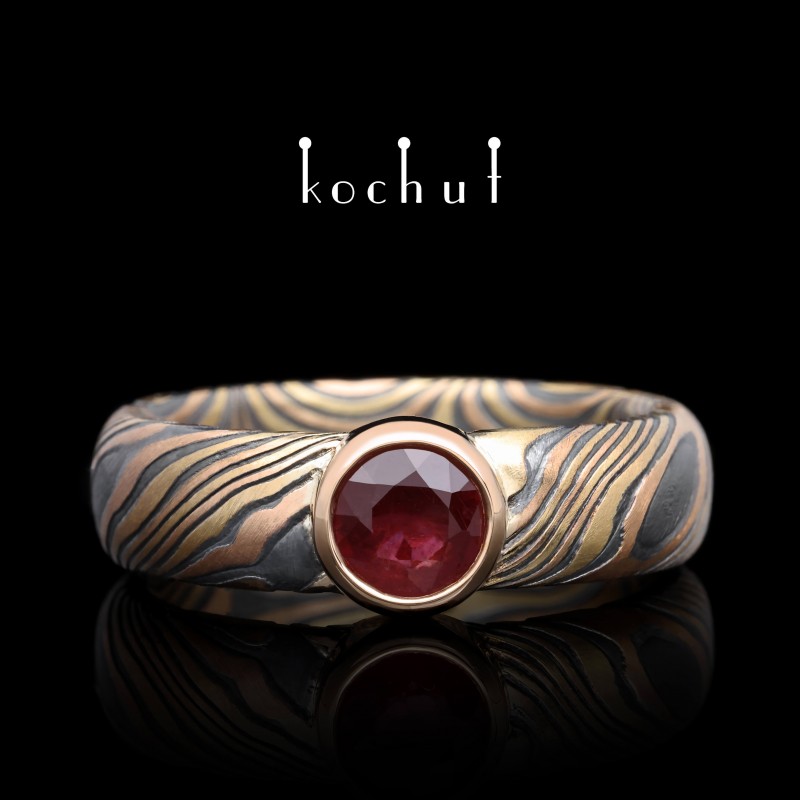 Ring «Scintillation». Yellow, red gold, etched silver, ruby, oxidized