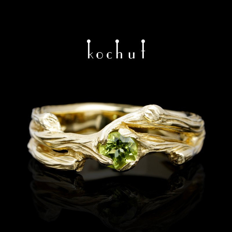 Ring "Twig". Yellow Gold, chrysolite