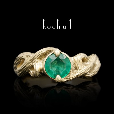 Ring «Interlacing» with lovers. Yellow gold, emerald