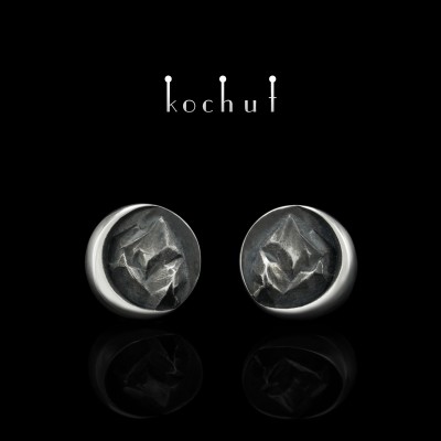 Earrings-pouches of the «Peaks of Love». Silver, oxidation