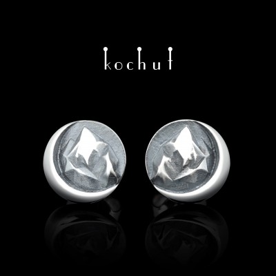 Earrings-pouches of the «Peaks of Love». Silver, oxidation