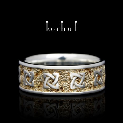 Flat-shaped wedding ring «Celtic amulet» with rims. Silver, surfacing yellow gold
