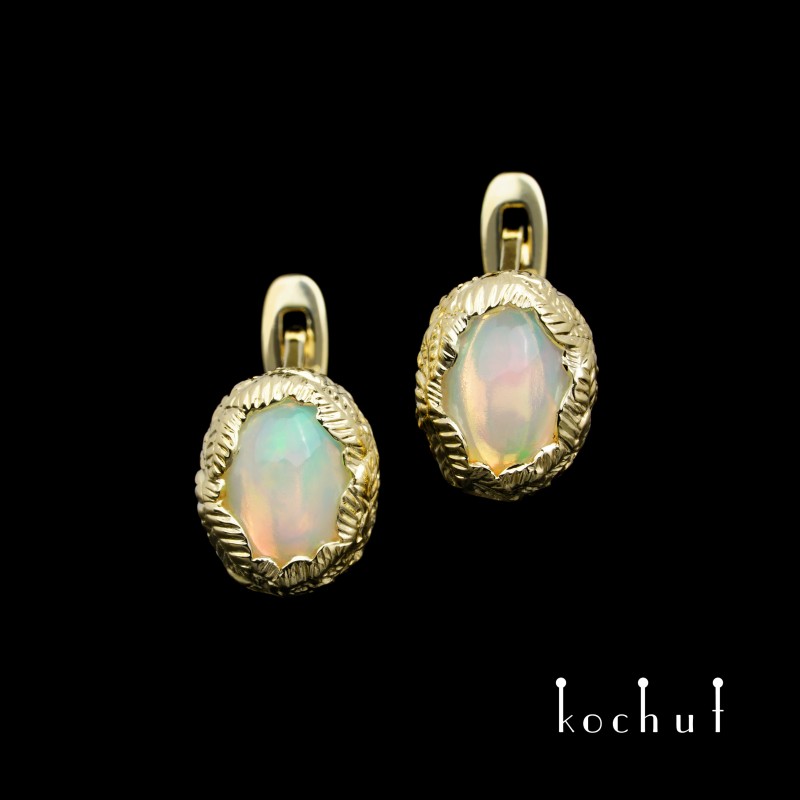 Earrings «Source of life». Yellow gold, opals