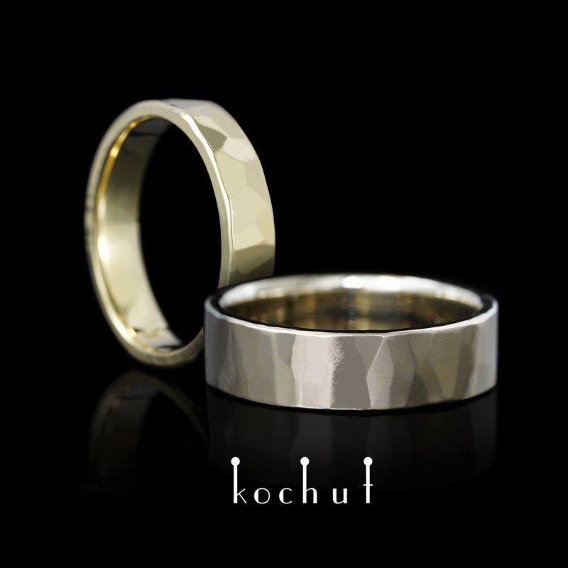 Klasické snubní prsteny s kováním Light. Bílé a žluté zlato