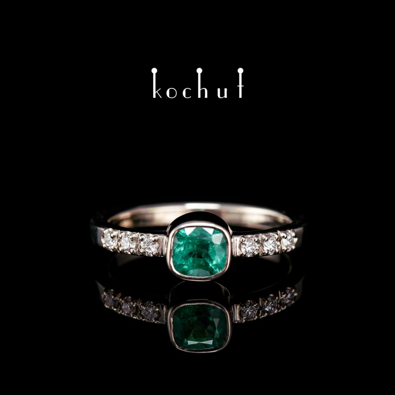 Engagement ring «Esmeralda». Palladium gold, emerald, diamonds