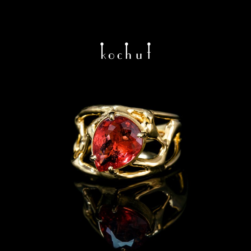 Ring «Openwork». Yellow gold 750th tourmaline