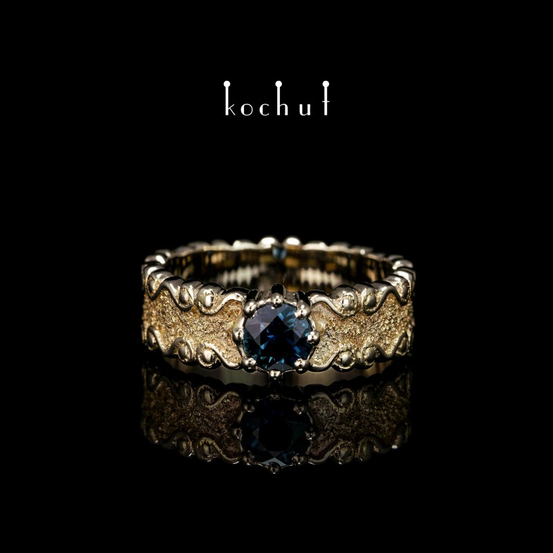 Ring «Marquis». White and yellow gold, sapphire