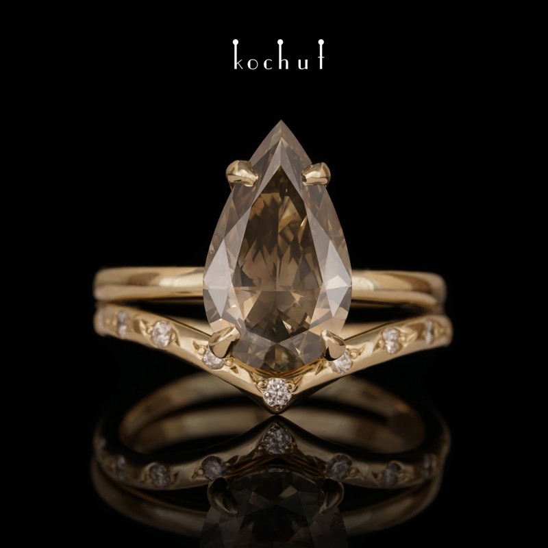 Двойное помолвочное кольцо «Эльфийская нежность». Желтое золото, бриллианты