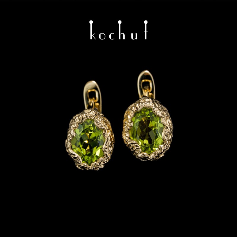 Earrings «The source of life». Yellow gold, chrysolites