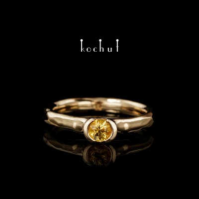 Engagement ring «Absolute». Yellow 18K gold, yellow sapphire