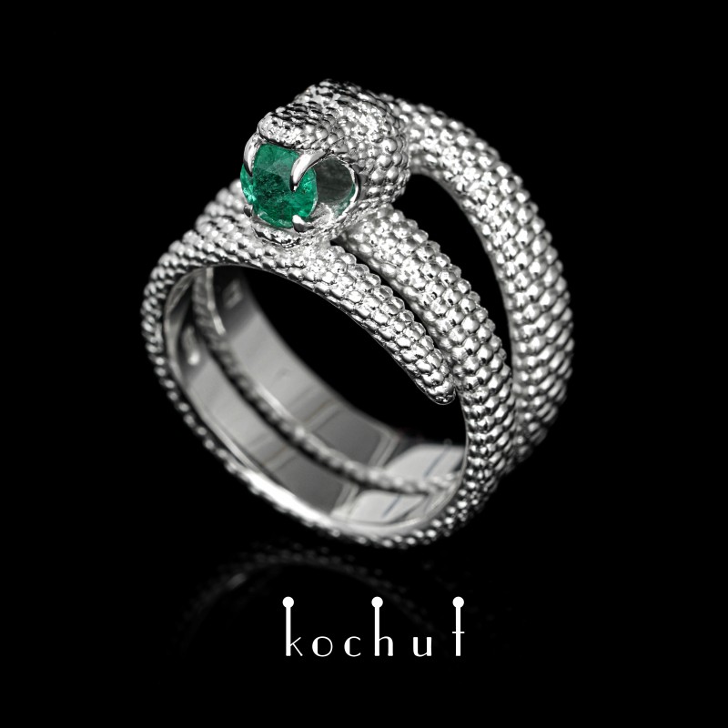 Ring «Love of the shrew». White gold, emerald, diamonds, white rhodium 