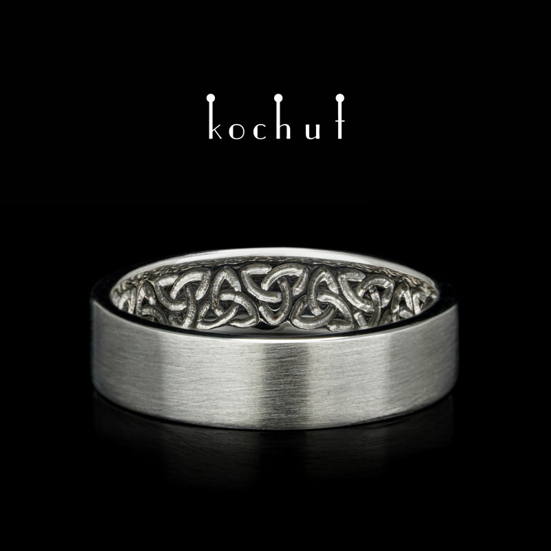 Wedding ring «Aristocrats with a celtic triquart». Platinum