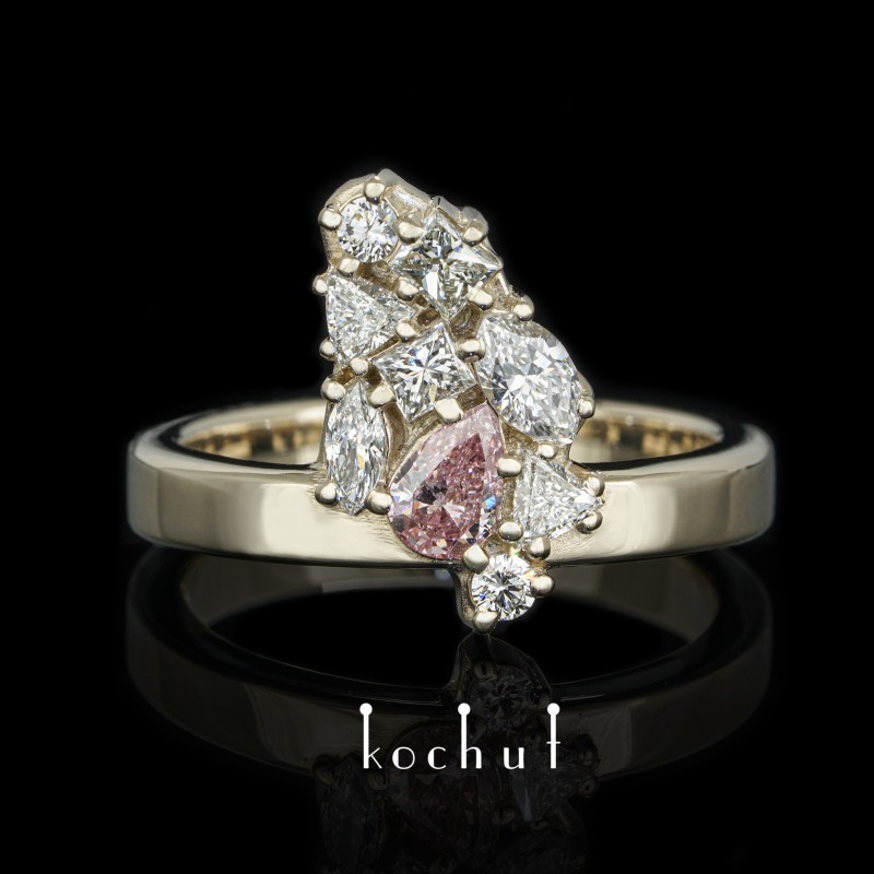 Ring «Unique». White gold, pink and white diamonds