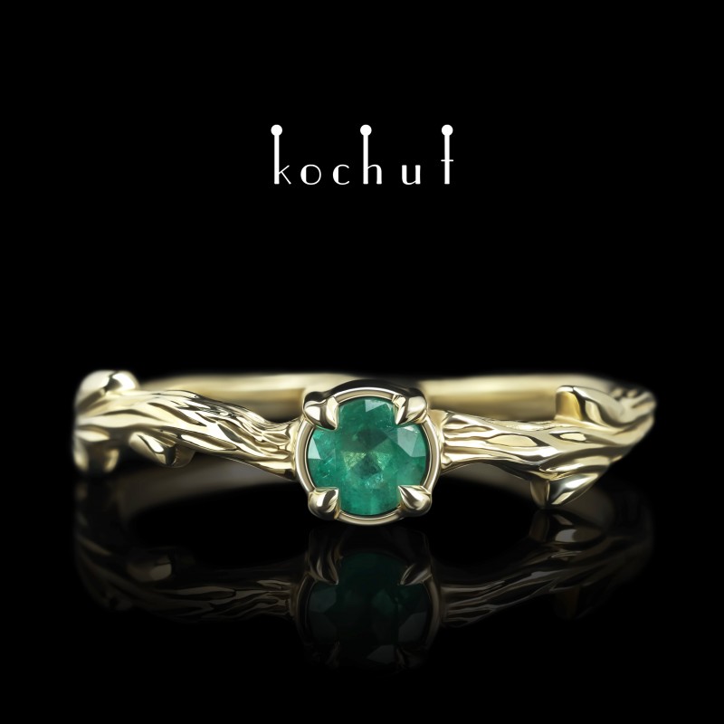  Ring «March twig». Yellow gold, emerald 