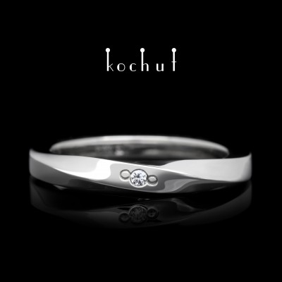 Narrowed wedding ring «Mobius ribbon». Platinum, diamond