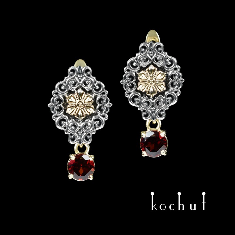 Earrings «Notre-Dame». Silver, yellow gold, garnets, oxidation