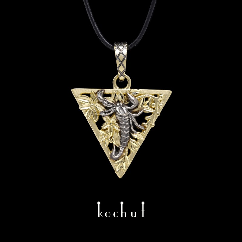 Scorpion — pendant made of yellow gold, covered with black rhodium