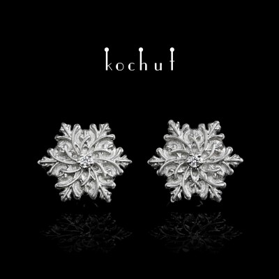 Earrings «Gerda's touch». Platinum, diamonds 