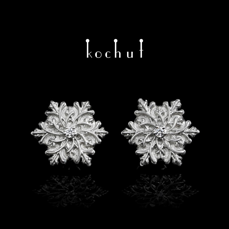 Gerda's touch — earrings made of silver with diamonds, covered with white rhodium