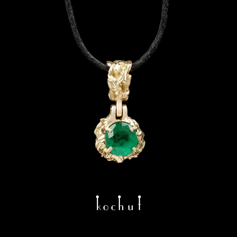 Pendant «Sunny forest». Yellow gold, emerald