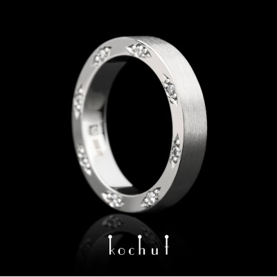 Flat-shaped wedding ring «Aristocrats». Platinum, diamonds