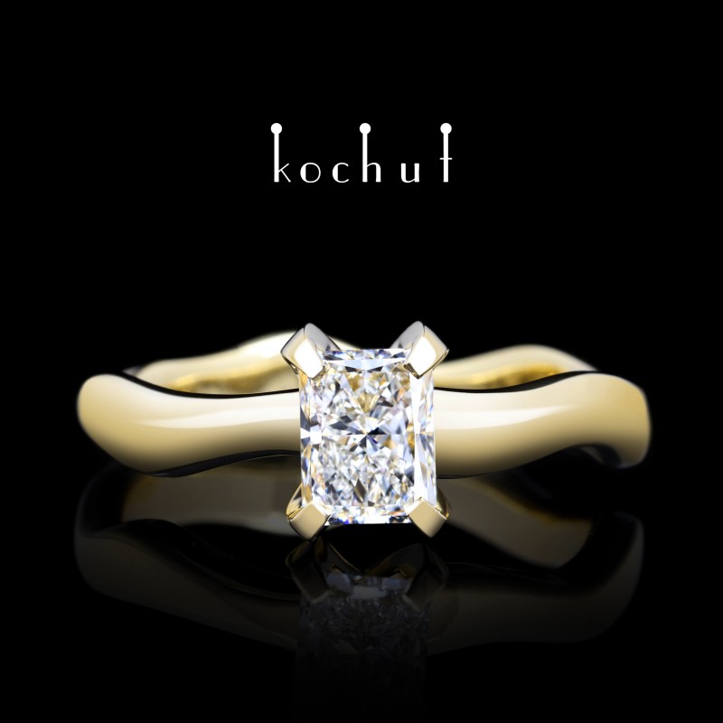 Engagement ring «Quiet luxury». Yellow gold, diamond