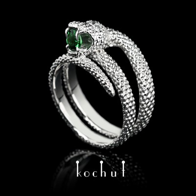 Ring «Love of the shrew». White gold, tsavorite, diamonds, white rhodium