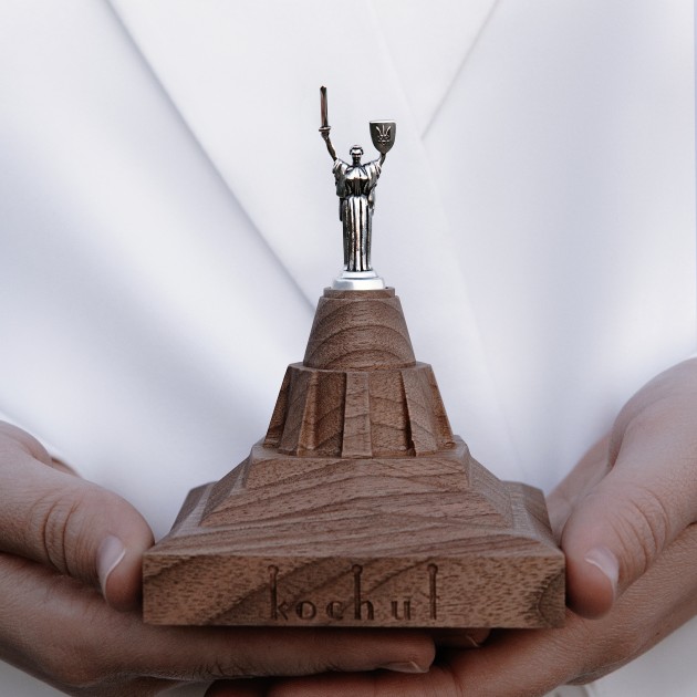 Статуетка «Батьківщина-Мати». Срібло, оксидування