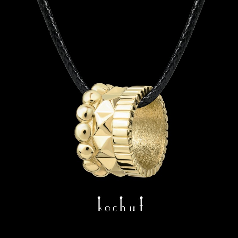 Pendant «Facets of character». Yellow gold