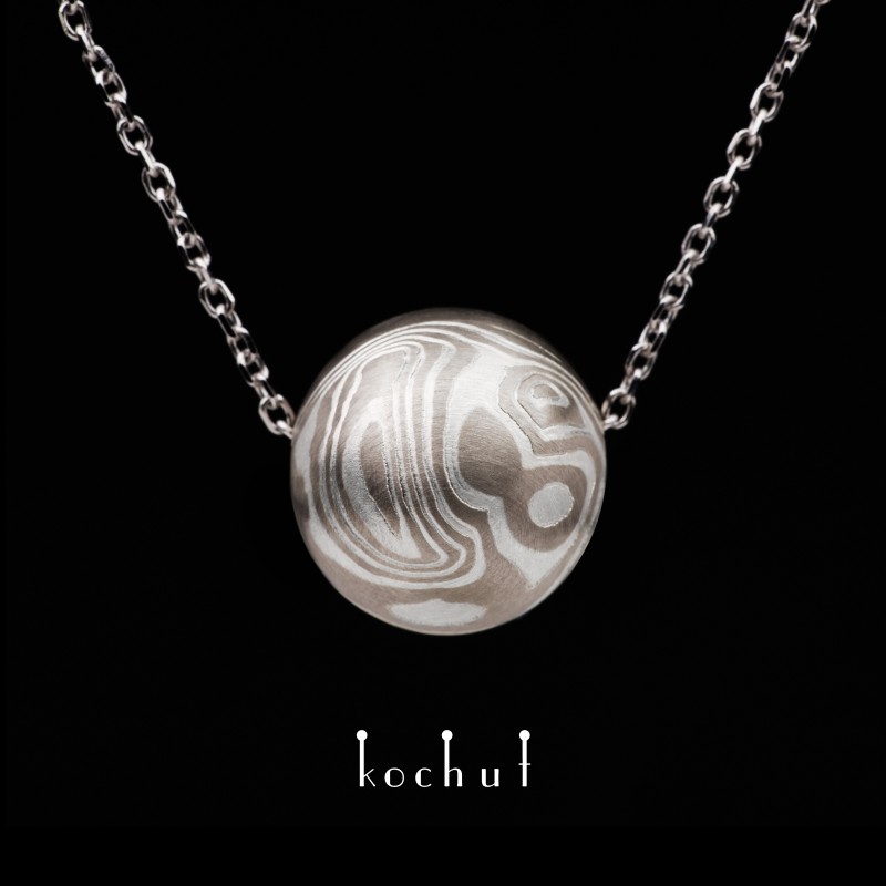 Кулон мокуме «Вихор». Паладієве золото, травлене срібло