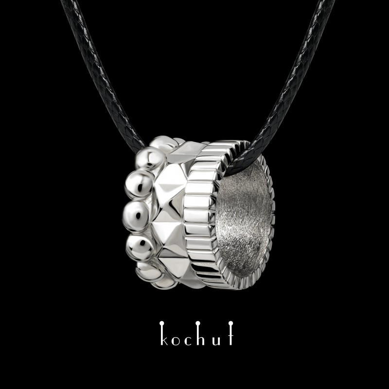 Кулон «Грані характеру». Біле золото, білий родій