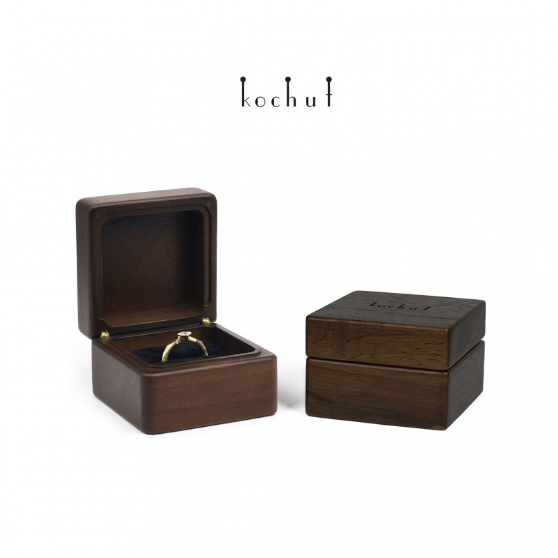 Jewellery box «Lyric». European walnut, oil