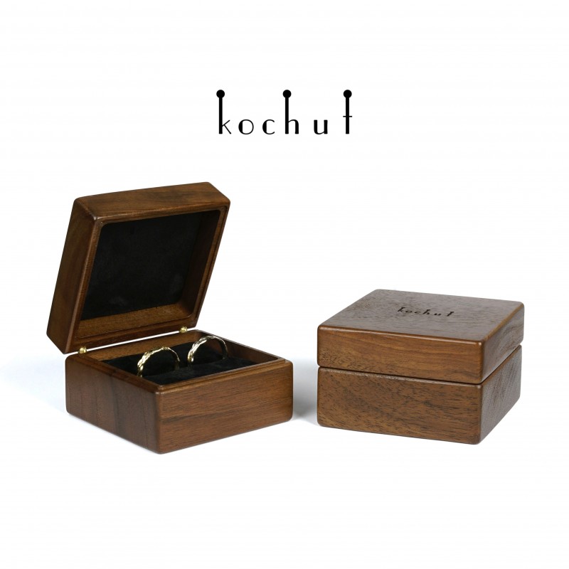 Jewellery box «Lyric». European walnut, oil