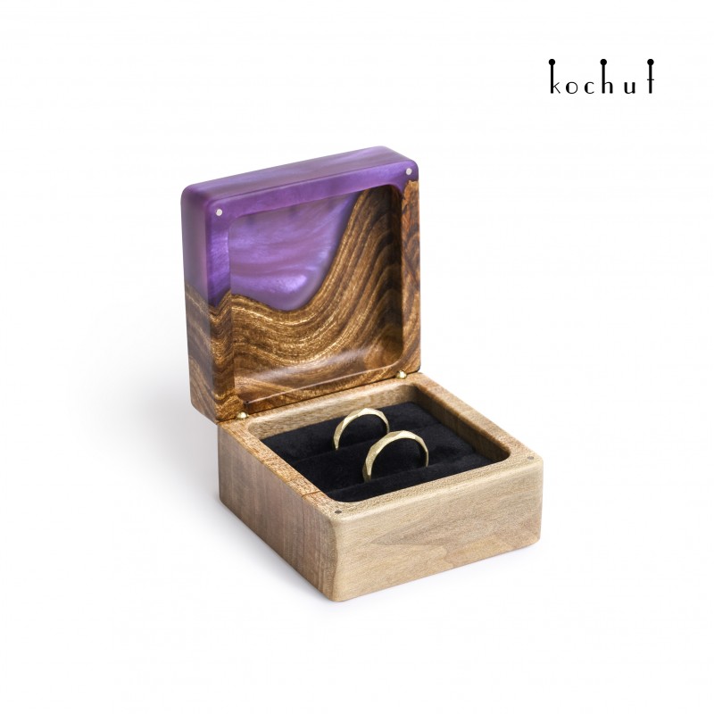 Jewelry box «Quadrum». Walnut, elm, purple epoxy resin